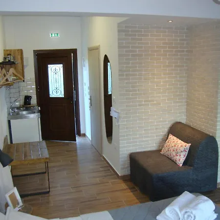 House Ekton Ξενοδοχείο με διαμερίσματα 3*