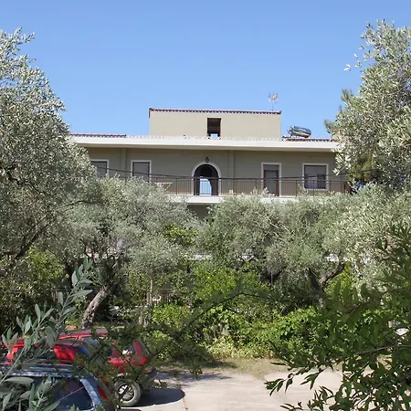 Ξενοδοχείο με διαμερίσματα House Ekton