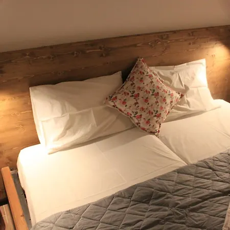 House Ekton Aparthotel